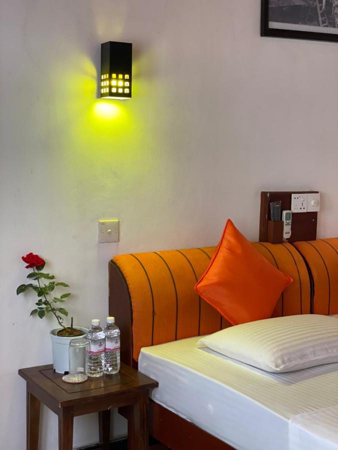 Beach Walk Hotel Unawatuna Luaran gambar