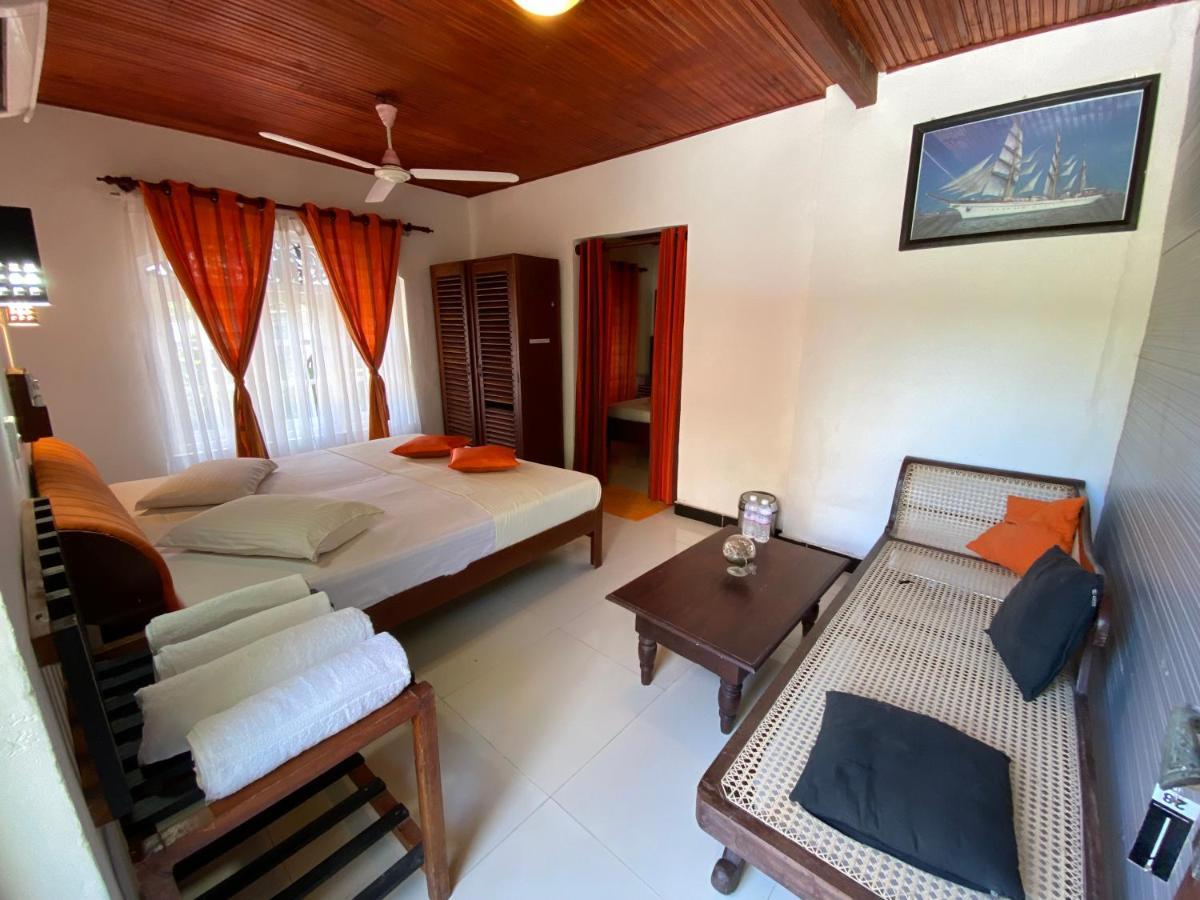 Beach Walk Hotel Unawatuna Luaran gambar