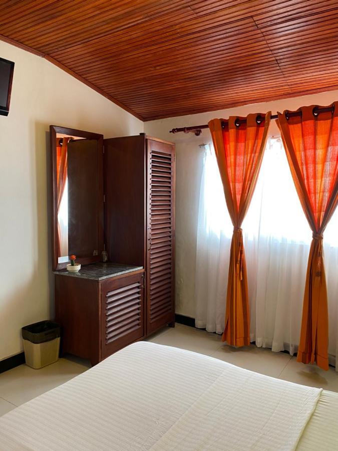 Beach Walk Hotel Unawatuna Luaran gambar