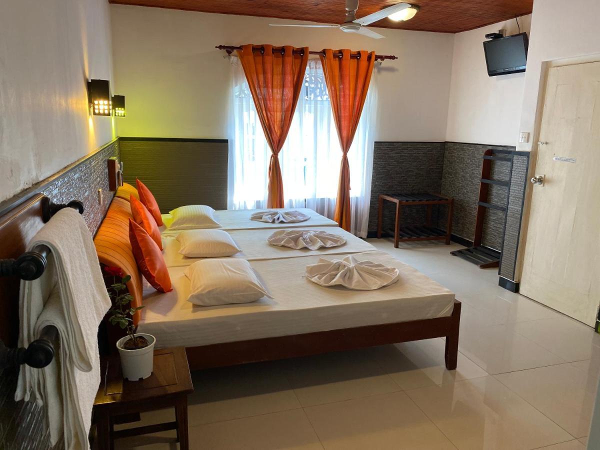 Beach Walk Hotel Unawatuna Luaran gambar